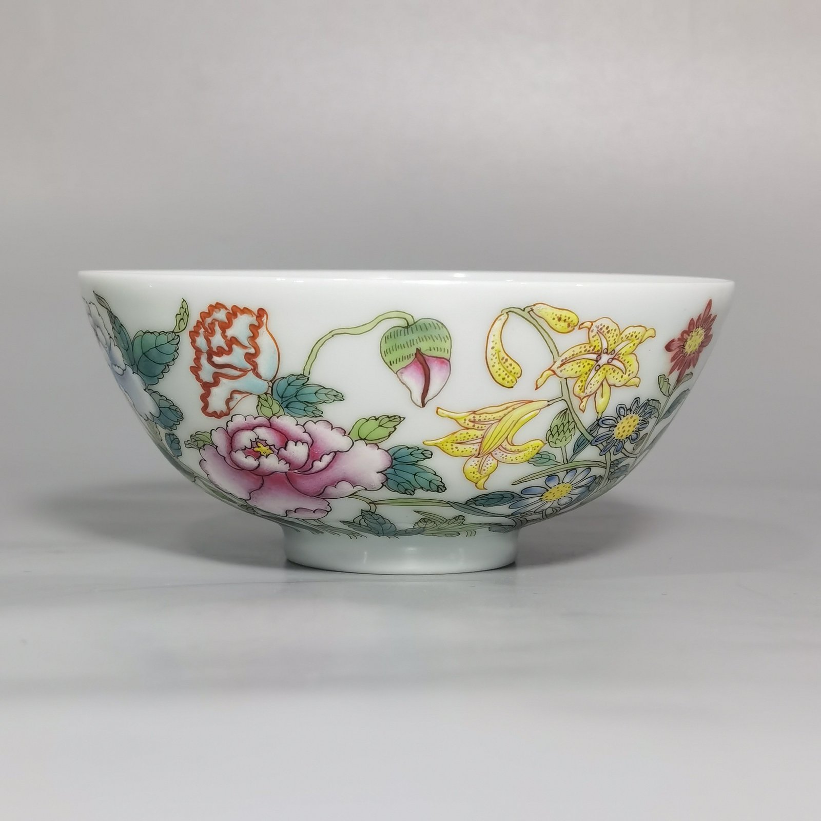 Qing Dynasty Yongzheng Year a pair of enamel nine-autumn tea circles
