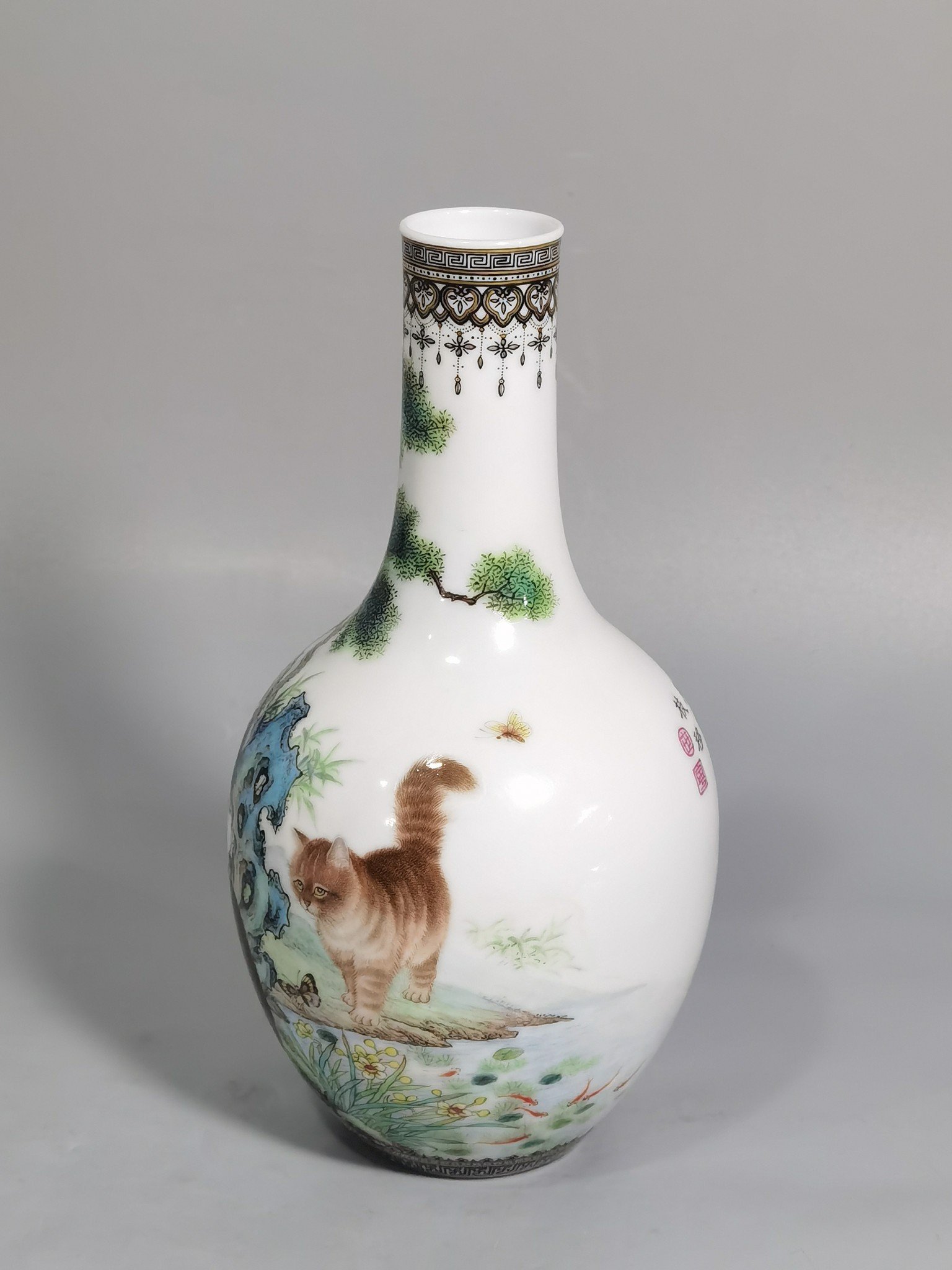 Qing Dynasty Qianlong upper and lower patterns with gold edges