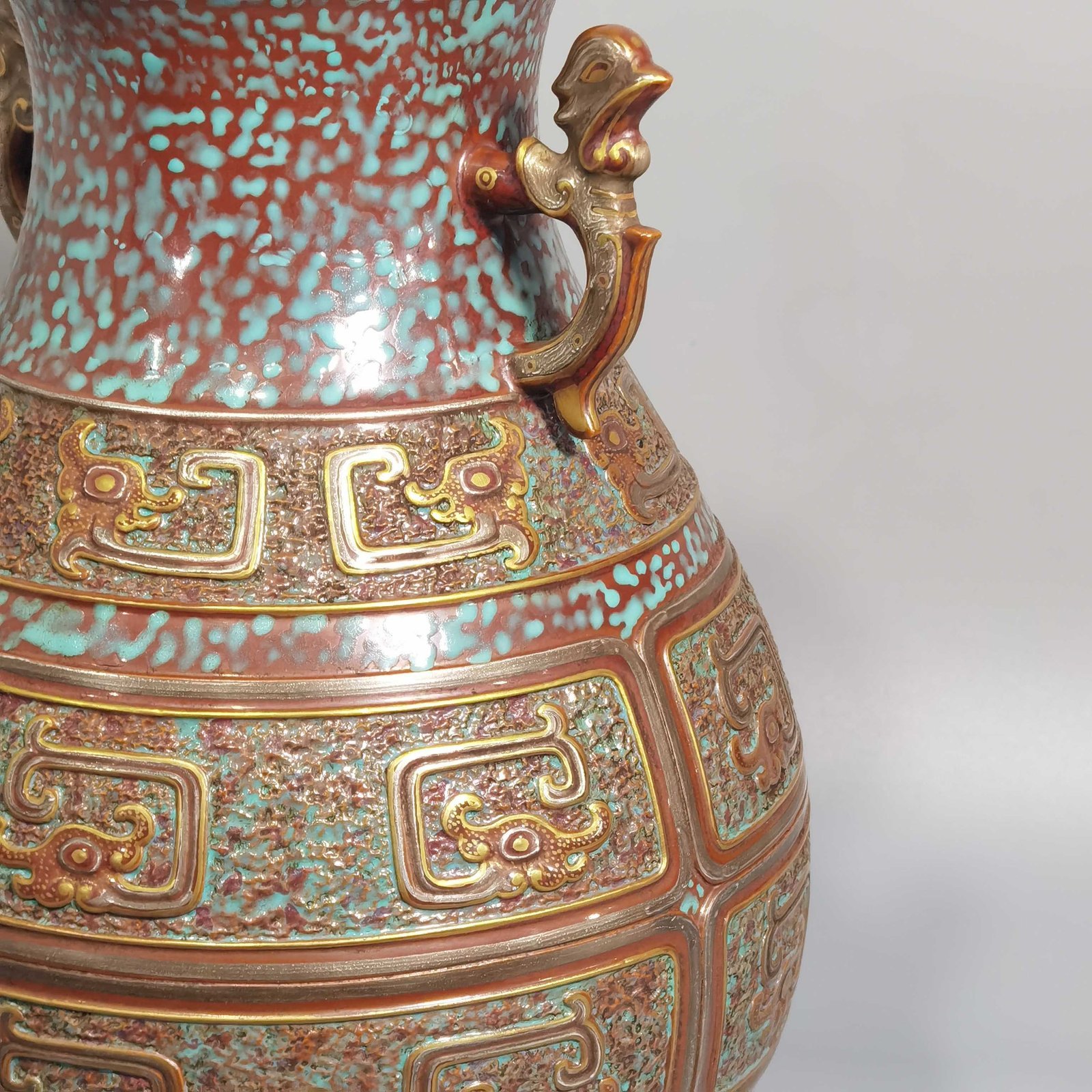 Qing Dynasty Qianlong bronze glaze gold-carved double-eared statue
