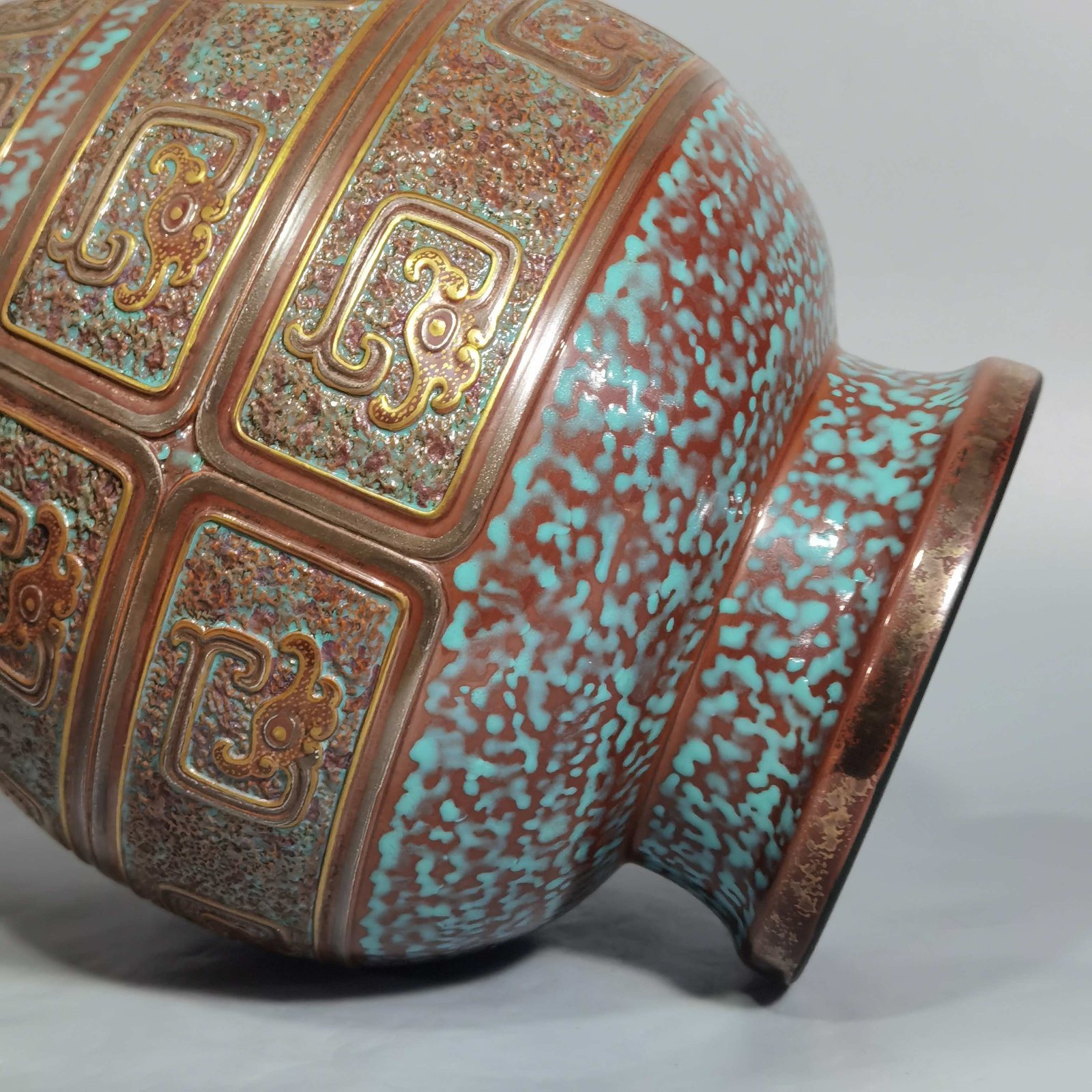 Qing Dynasty Qianlong bronze glaze gold-carved double-eared statue