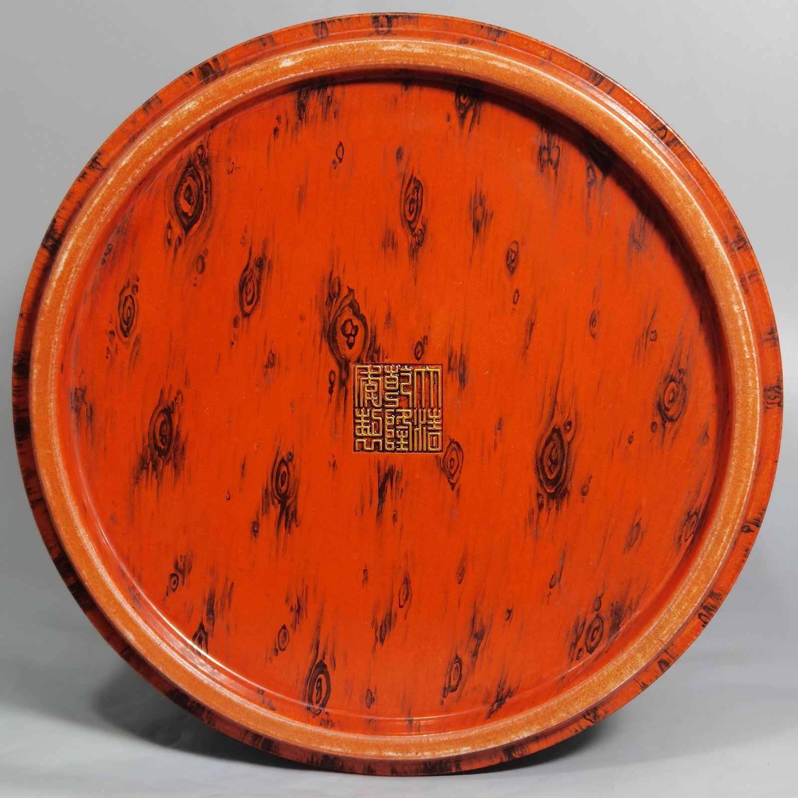 Qing Dynasty Qianlong wood grain glaze embossed pastel farmhouse picture pen bucket
