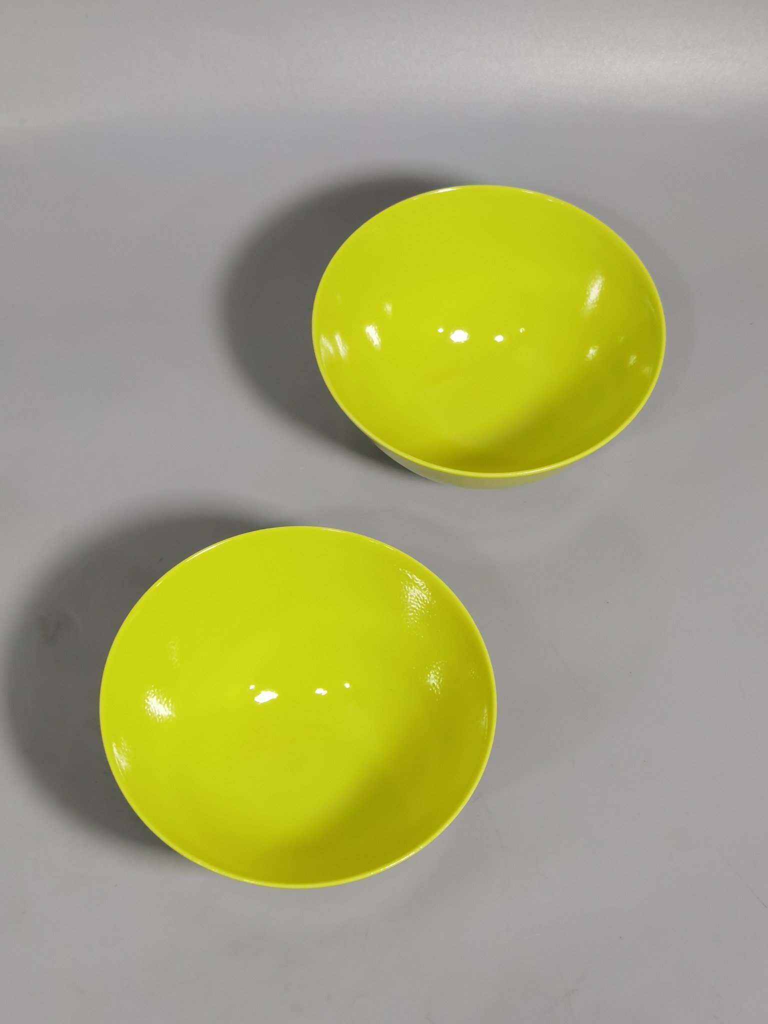 Qing Dynasty Qianlong A pair of lemon yellow glazed tea balls