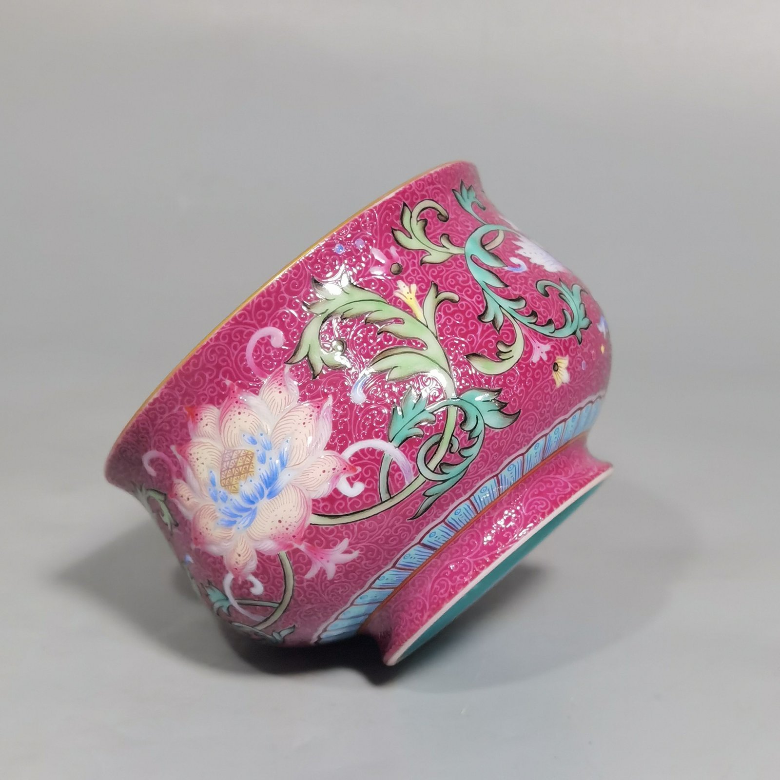 Qing Dynasty Qianlong Yangcai Rouge Red Rolled Flower Cup Size Caliber