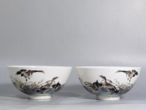 Qing Dynasty Qianlong period a pair of enamel Hanjiang reed and wild goose bowls