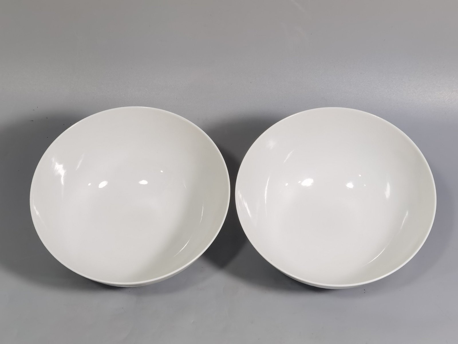Qing Dynasty Qianlong period a pair of enamel Hanjiang reed and wild goose bowls