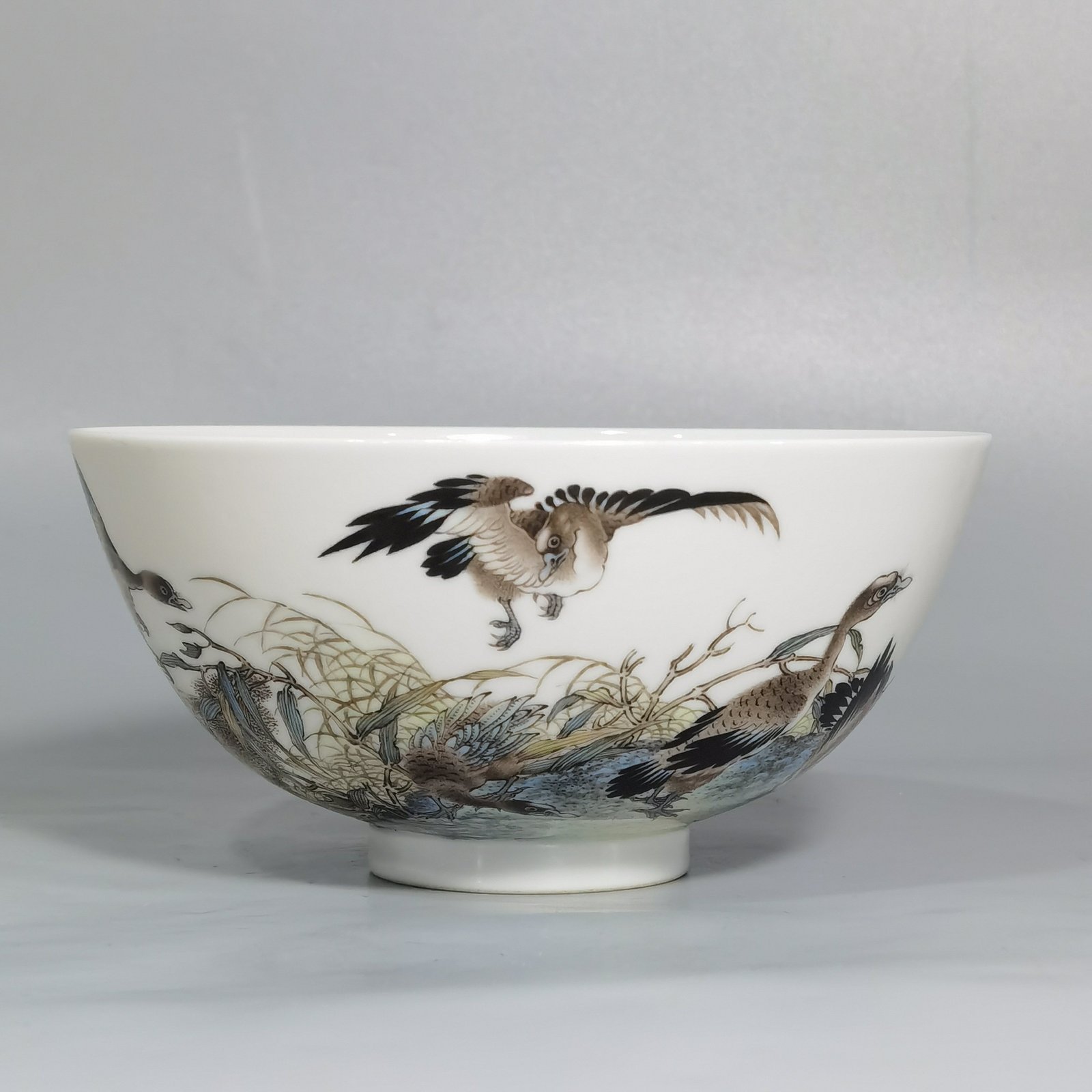 Qing Dynasty Qianlong period a pair of enamel Hanjiang reed and wild goose bowls