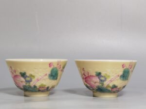 Qing Dynasty Qianlong beige glaze pastel twigs and sea hall pattern exquisite cup