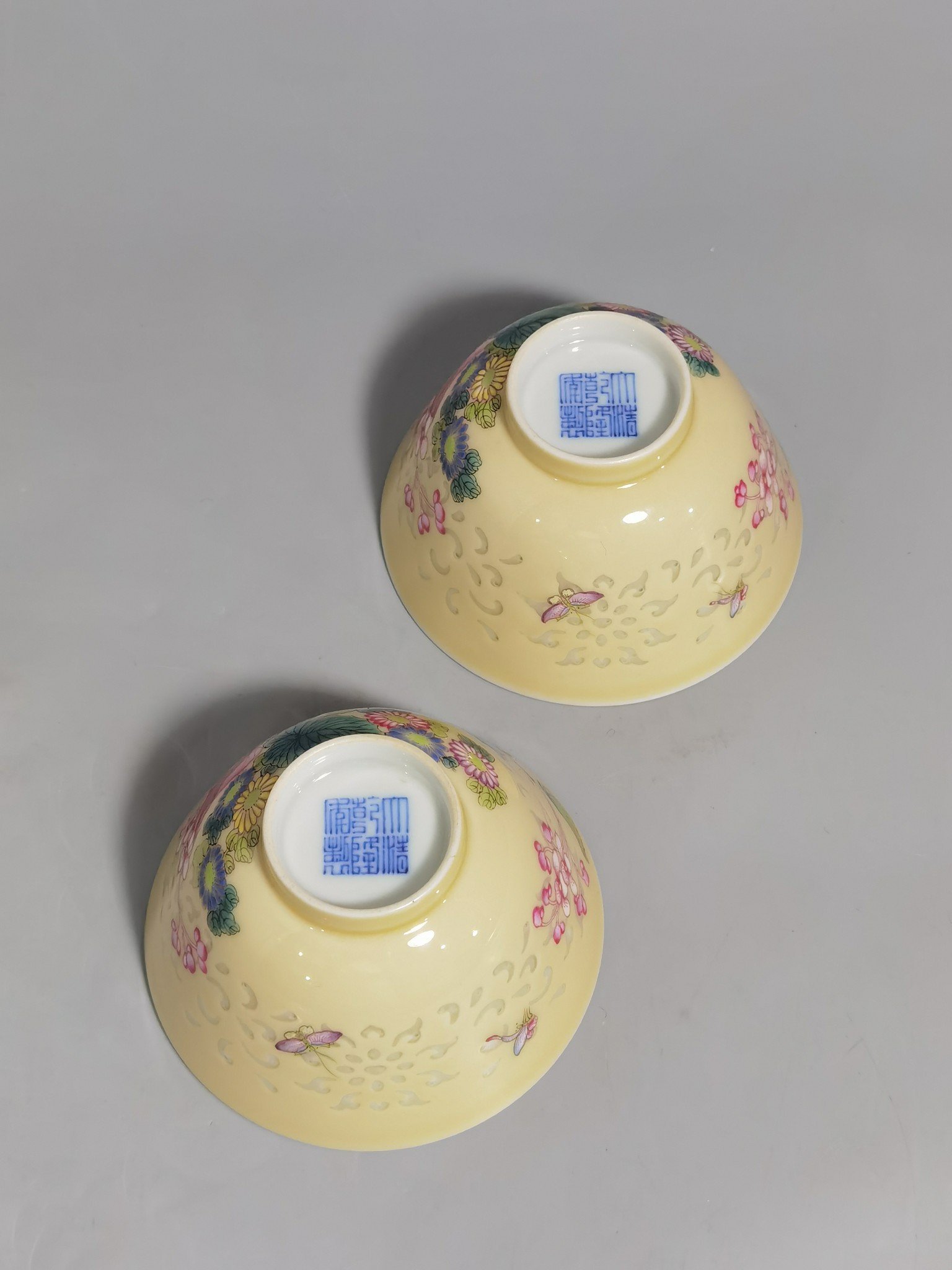 Qing Dynasty Qianlong beige glaze pastel twigs and sea hall pattern exquisite cup