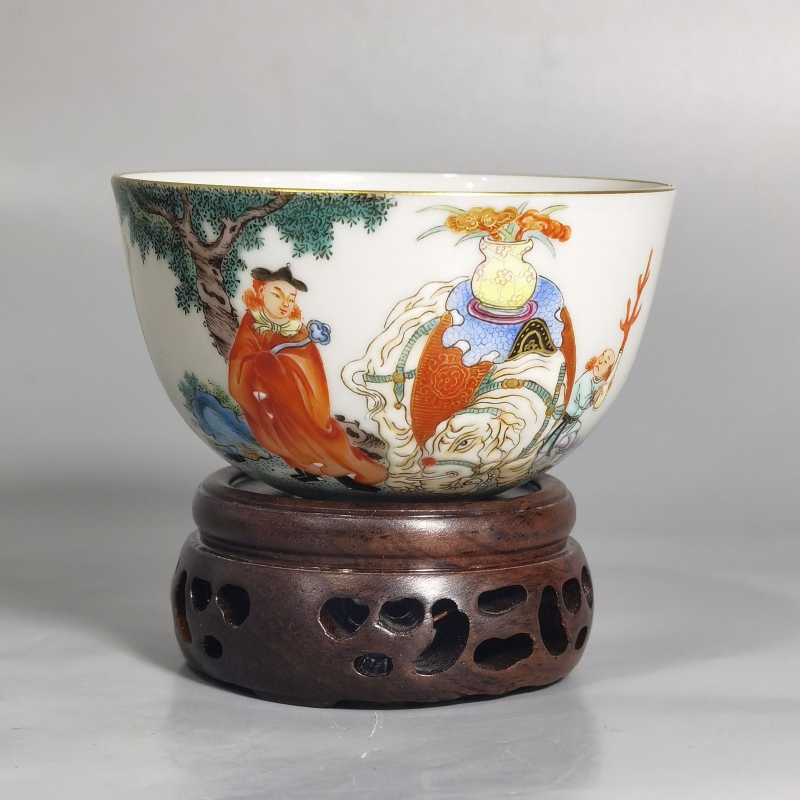 Qing Dynasty Qianlong Pastel Taiping Youxiang Barbarians Offering Treasures Arhat Cup