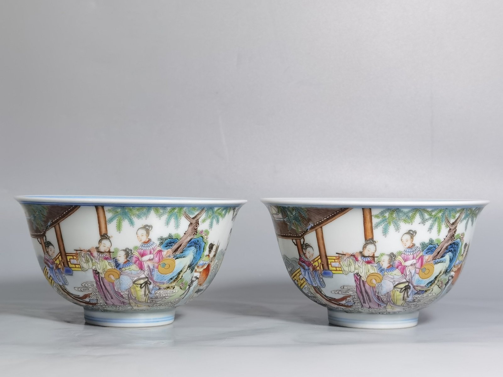 Qing Dynasty Qianlong a pair of pastel seven fairy elegant bowls
