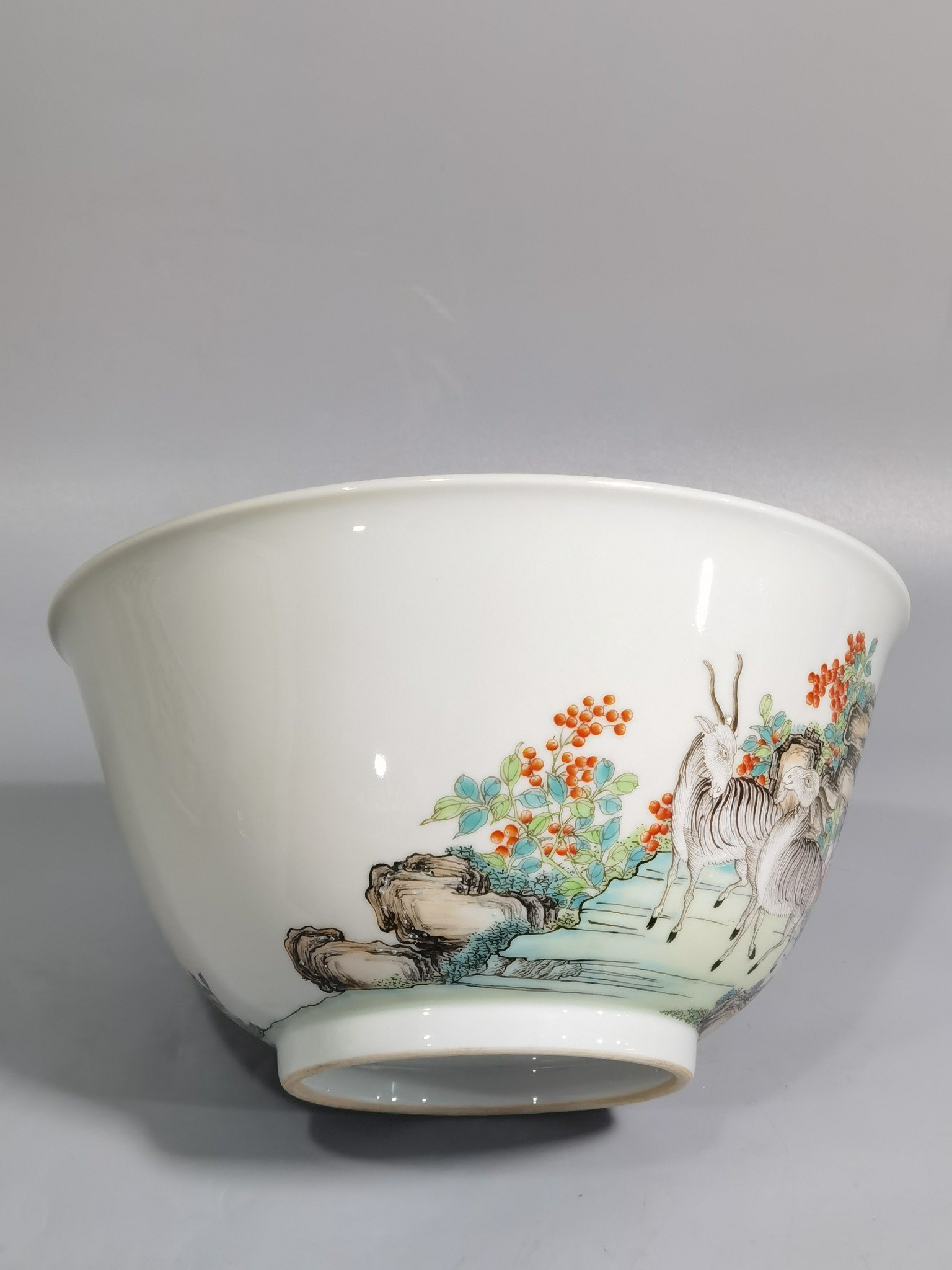 Qing Dynasty Qianlong Pastel three-goat kaitai large bowl