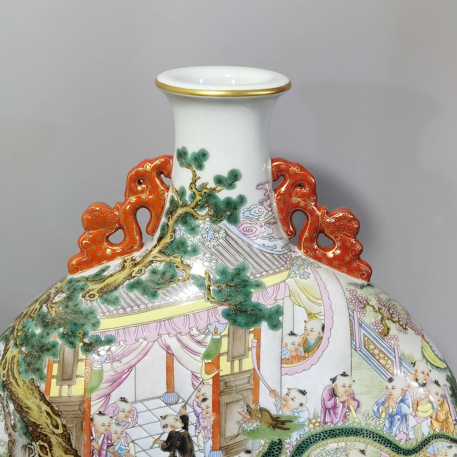 Qing Dynasty Qianlong Pastel-colored baby playing with two ears holding the moon in a flat bottle