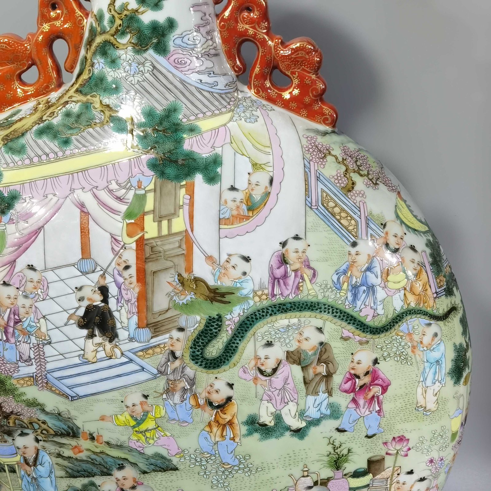 Qing Dynasty Qianlong Pastel-colored baby playing with two ears holding the moon in a flat bottle