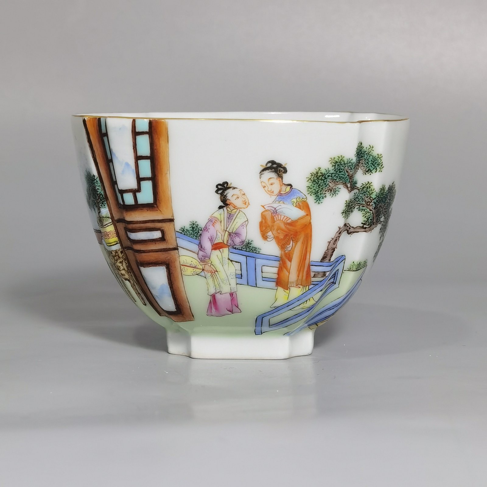 Qing Dynasty Qianlong famille rose stone Buddhist temple dragon girl listening to the piano square cup