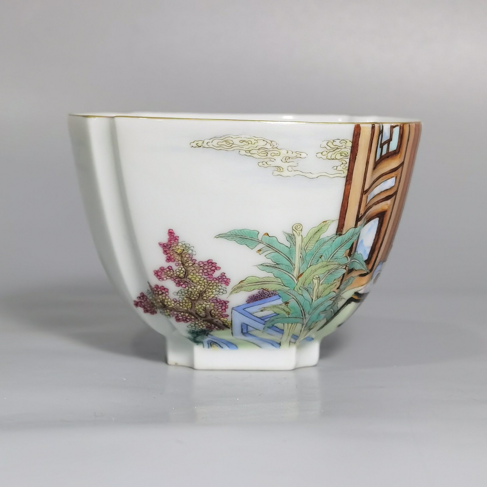 Qing Dynasty Qianlong famille rose stone Buddhist temple dragon girl listening to the piano square cup