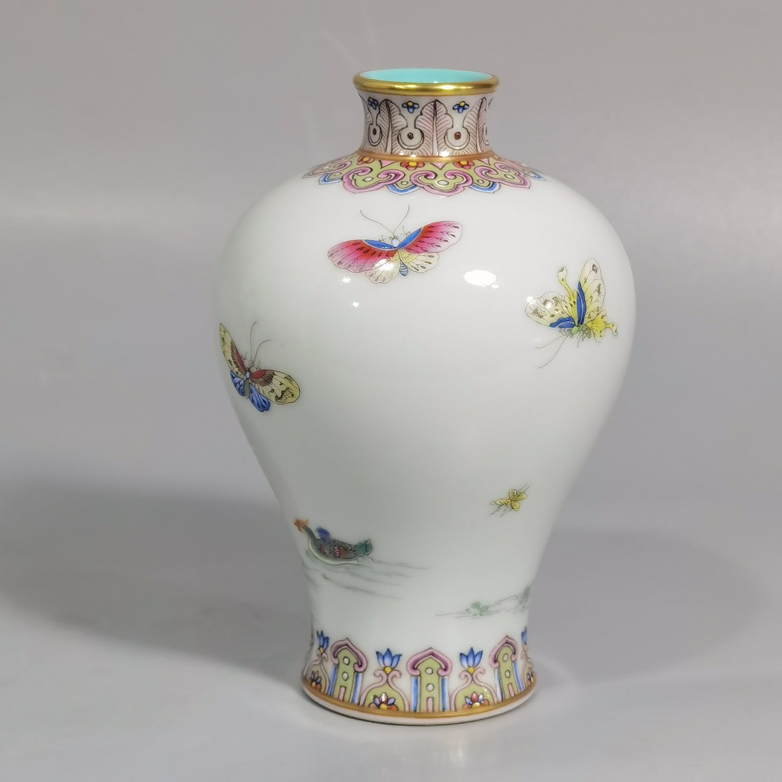 Qing Dynasty Qianlong Pastel plum vase