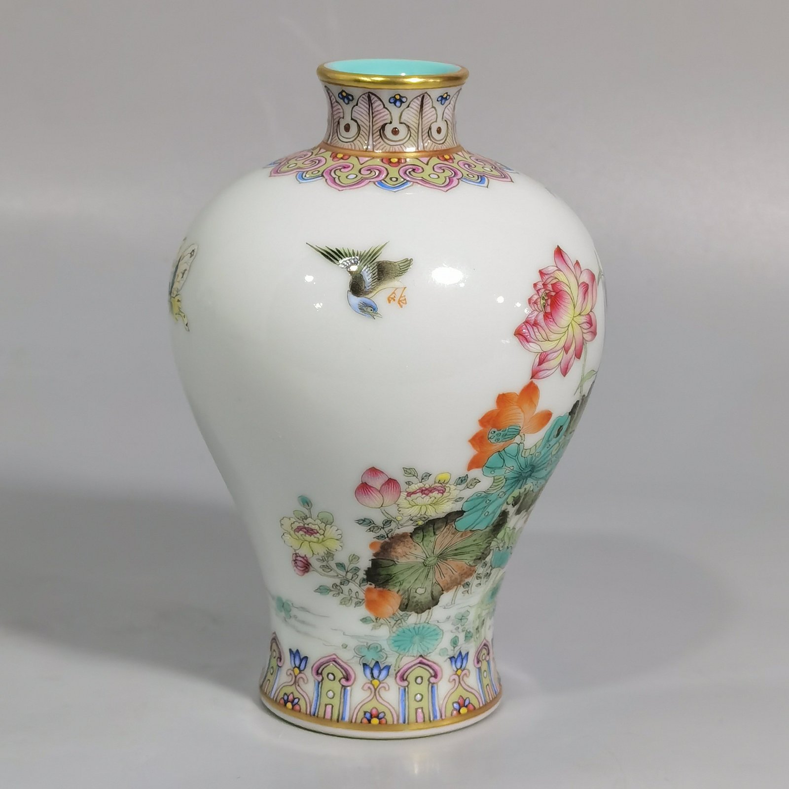 Qing Dynasty Qianlong Pastel plum vase