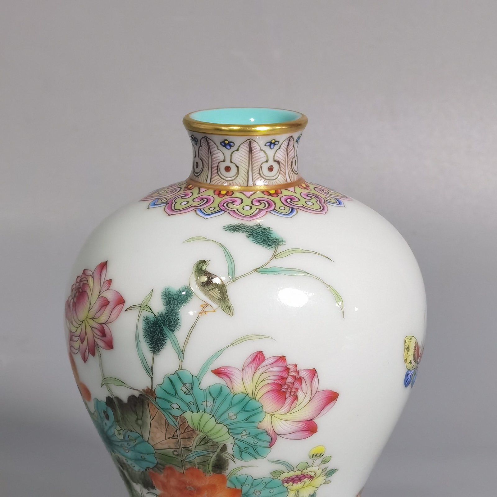 Qing Dynasty Qianlong Pastel plum vase