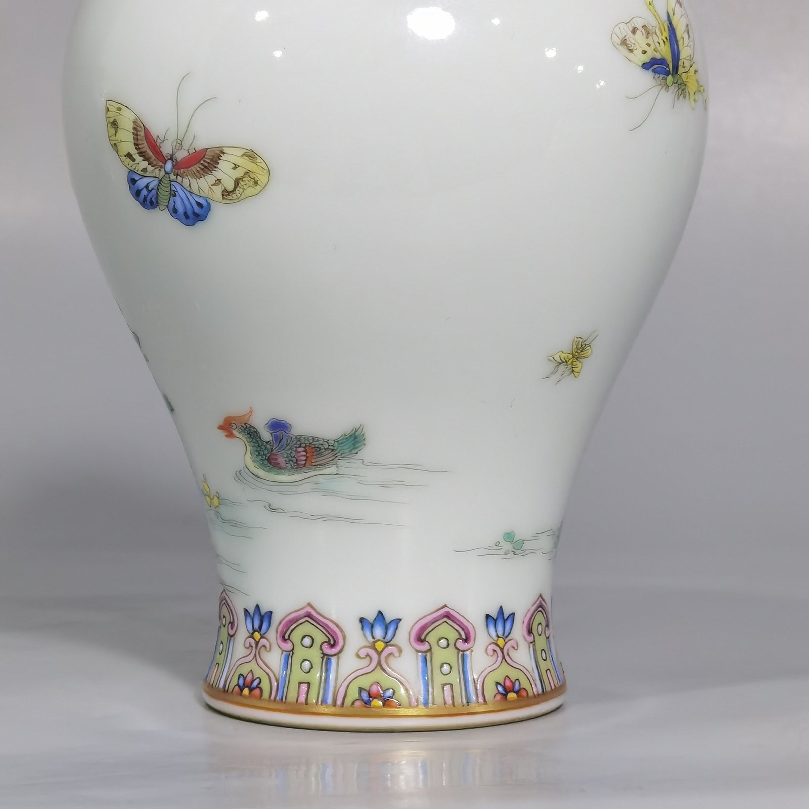 Qing Dynasty Qianlong Pastel plum vase