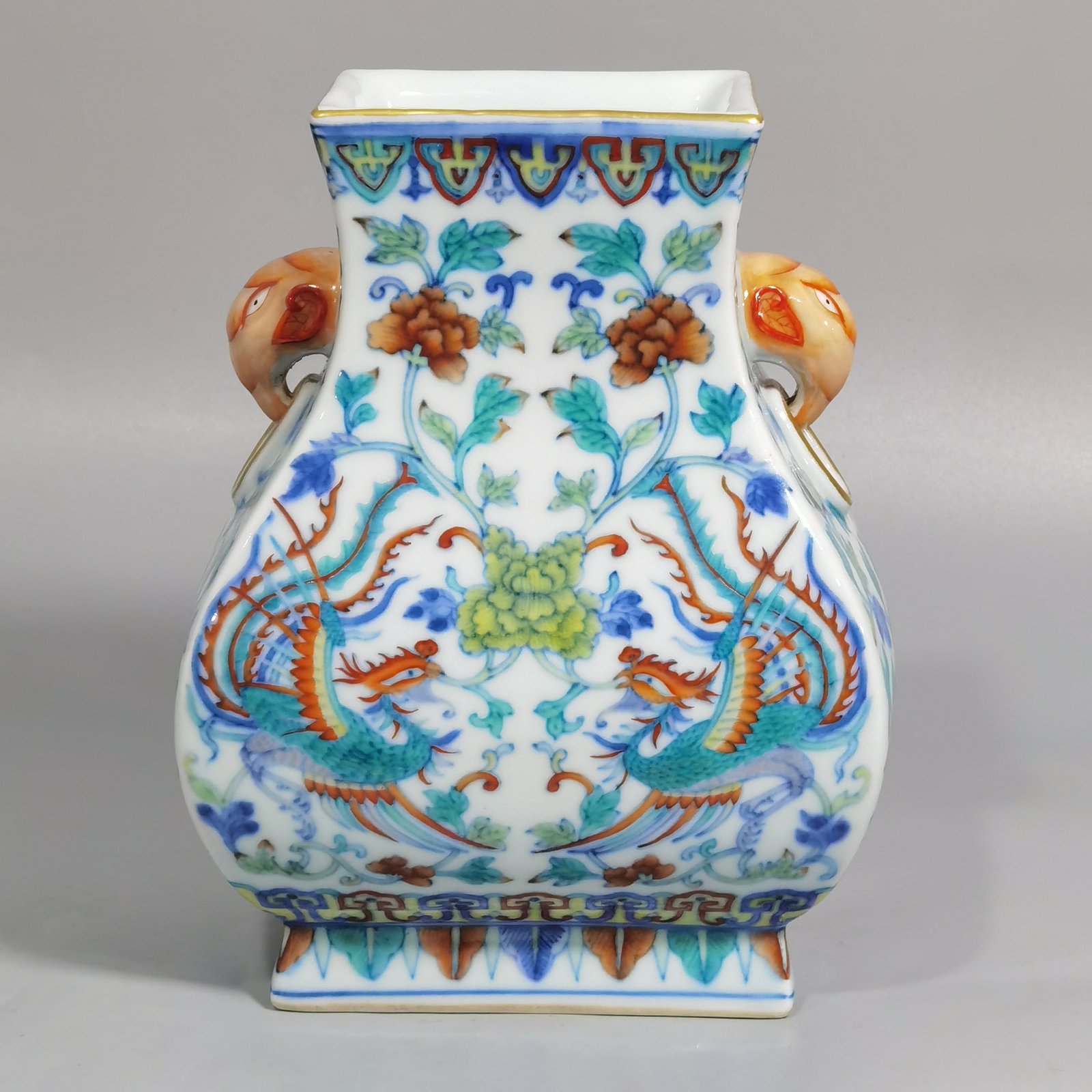 Qing Dynasty Qianlong blue and white Doucai phoenix with peony pattern and elephant ear square silk
