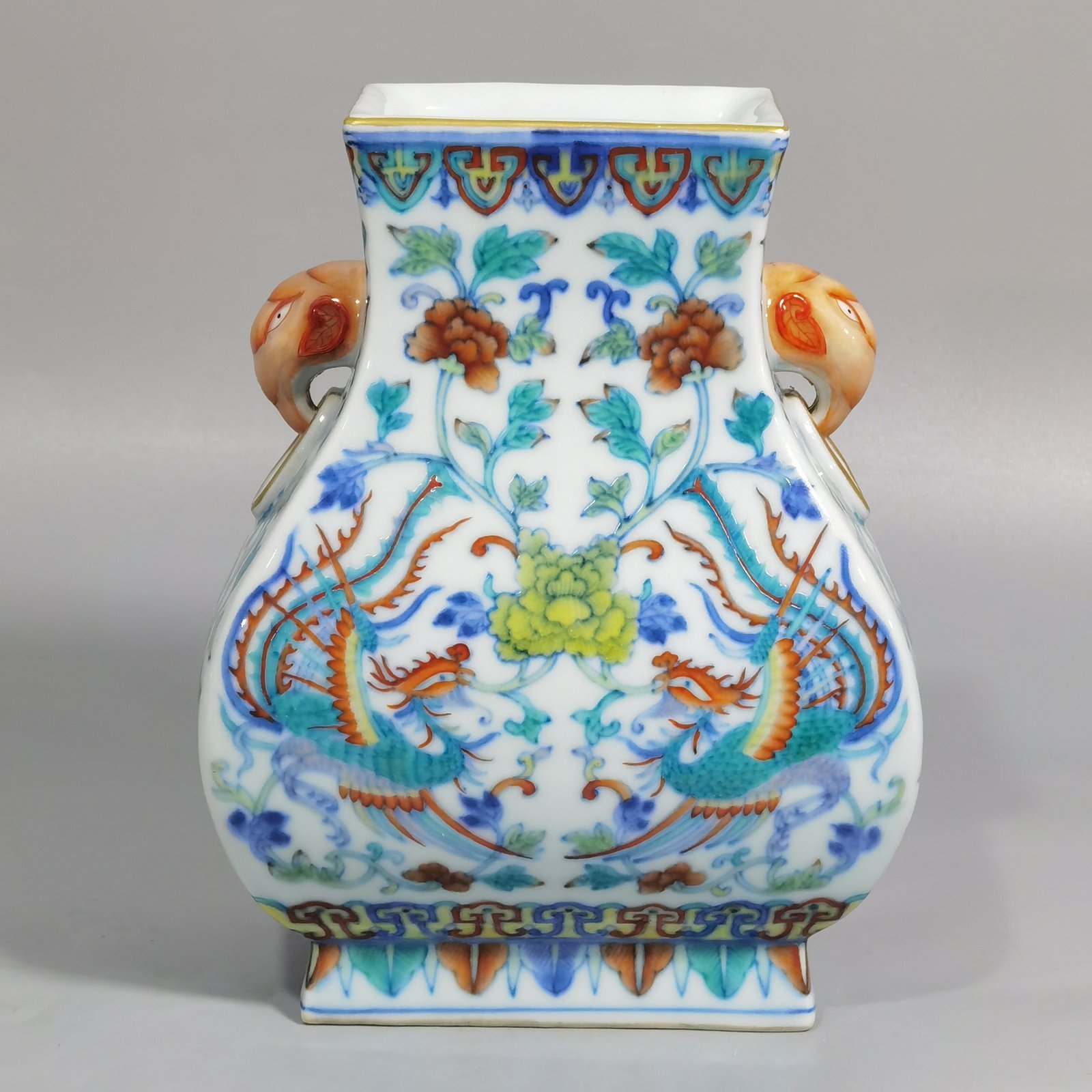 Qing Dynasty Qianlong blue and white Doucai phoenix with peony pattern and elephant ear square silk