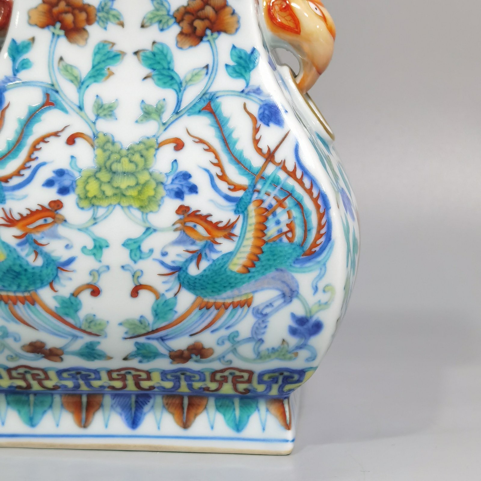 Qing Dynasty Qianlong blue and white Doucai phoenix with peony pattern and elephant ear square silk