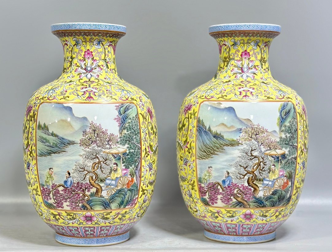 Qing Dynasty Qianlong Pastel yellow ground window character story lantern vase