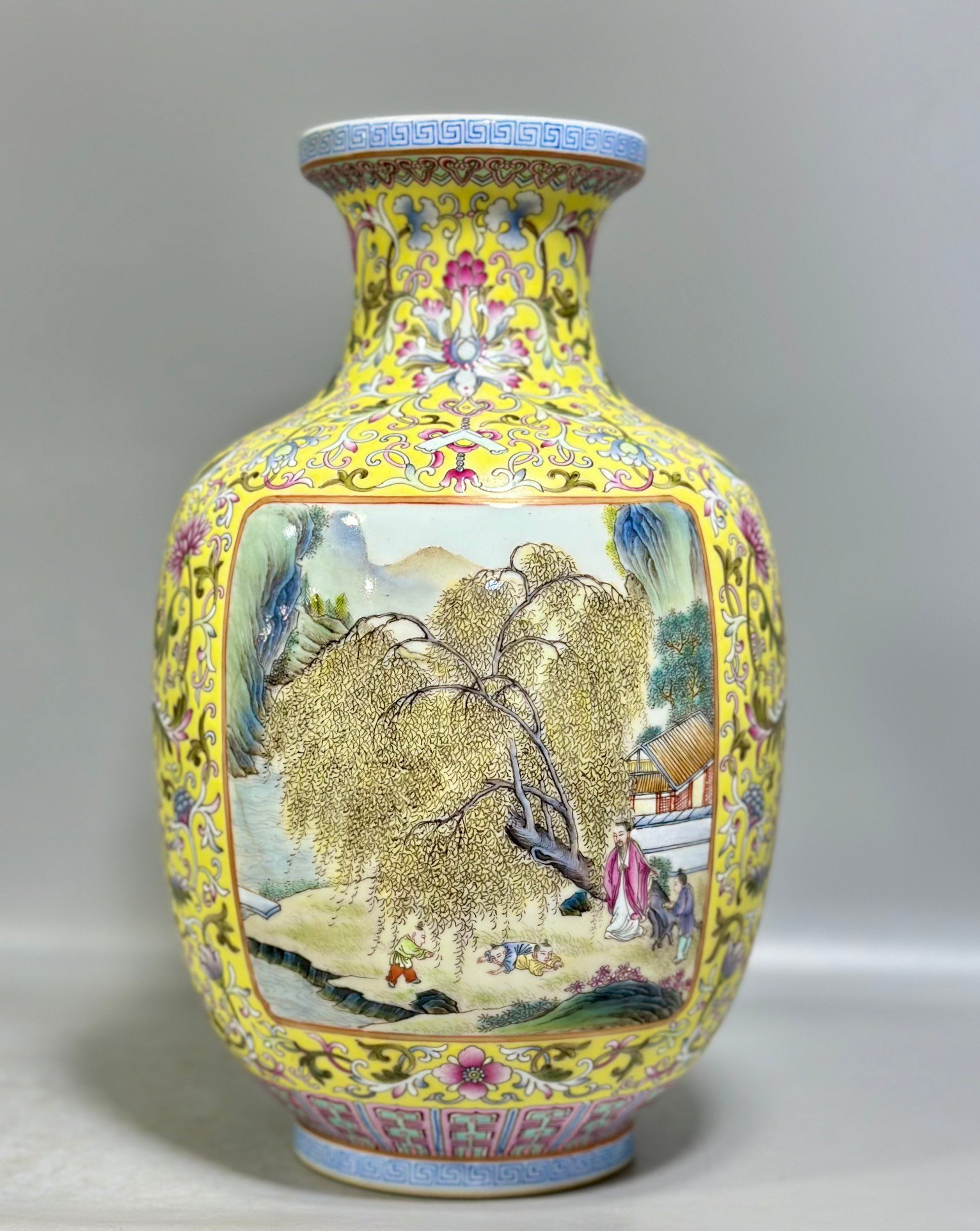 Qing Dynasty Qianlong Pastel yellow ground window character story lantern vase