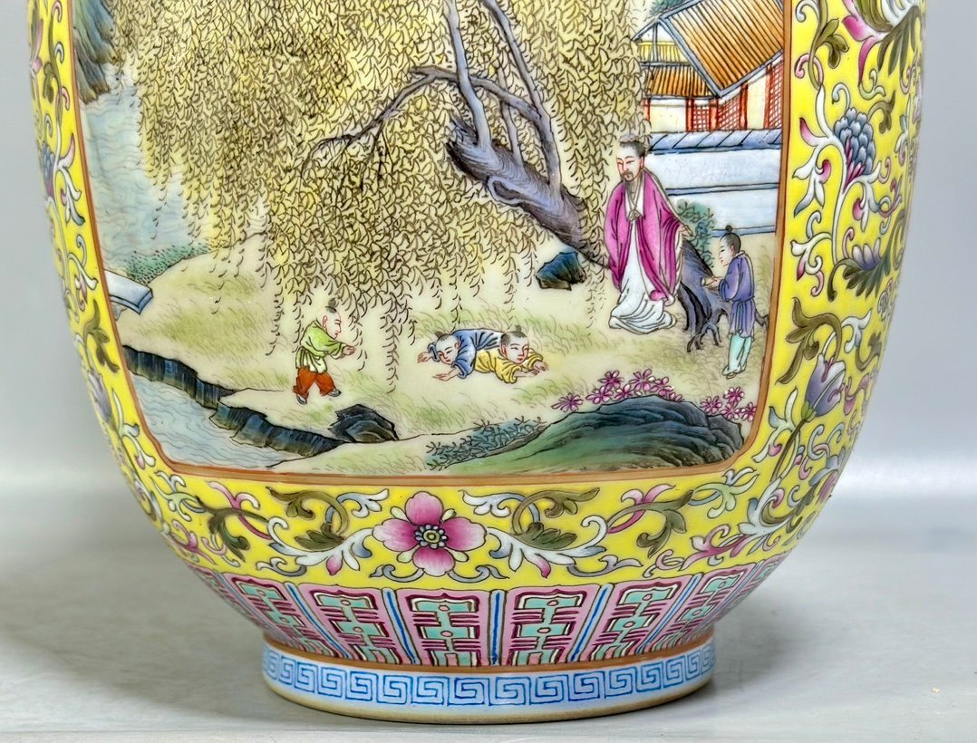 Qing Dynasty Qianlong Pastel yellow ground window character story lantern vase