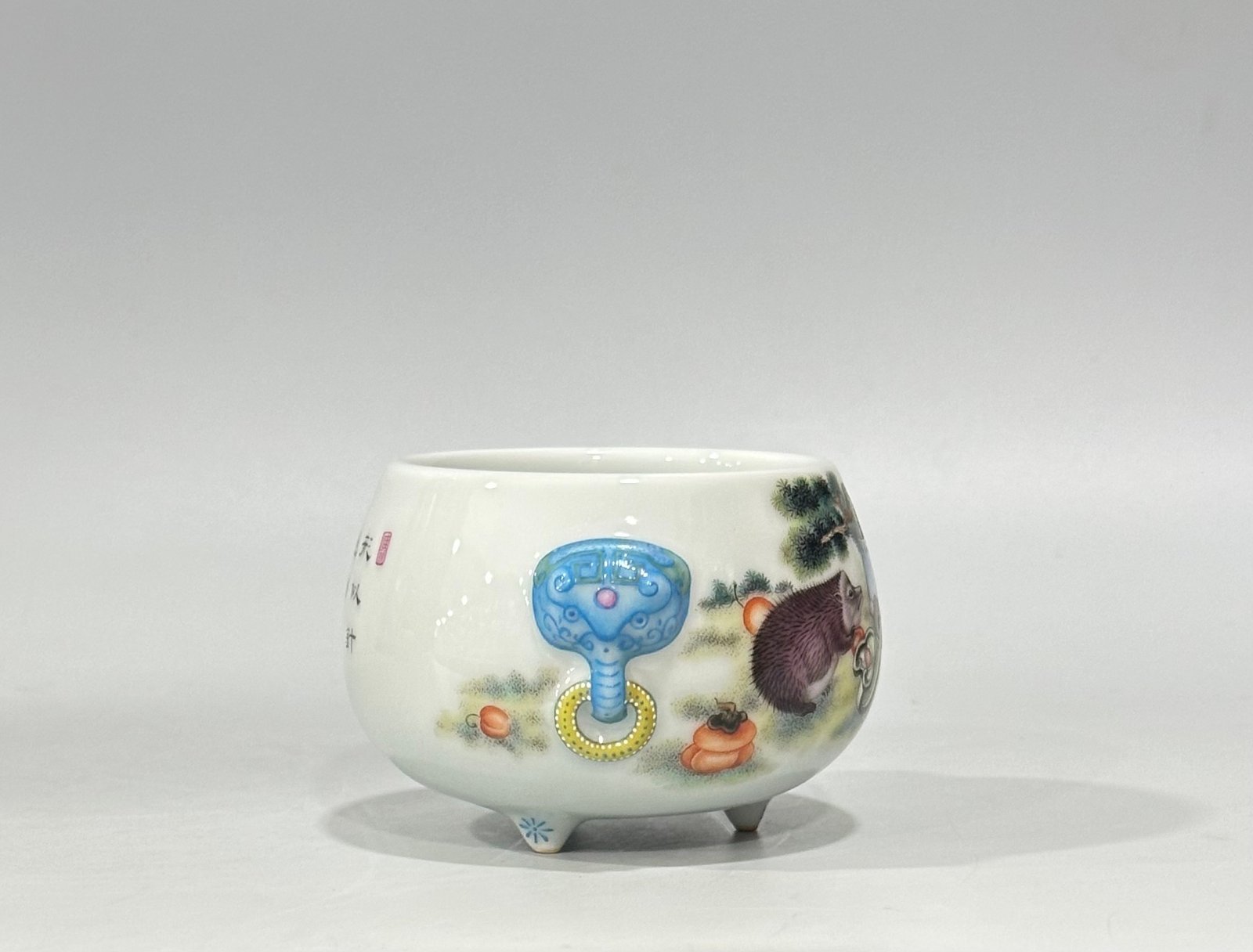 Qing Dynasty Qianlong Enamel painting with three legs and two ears washed