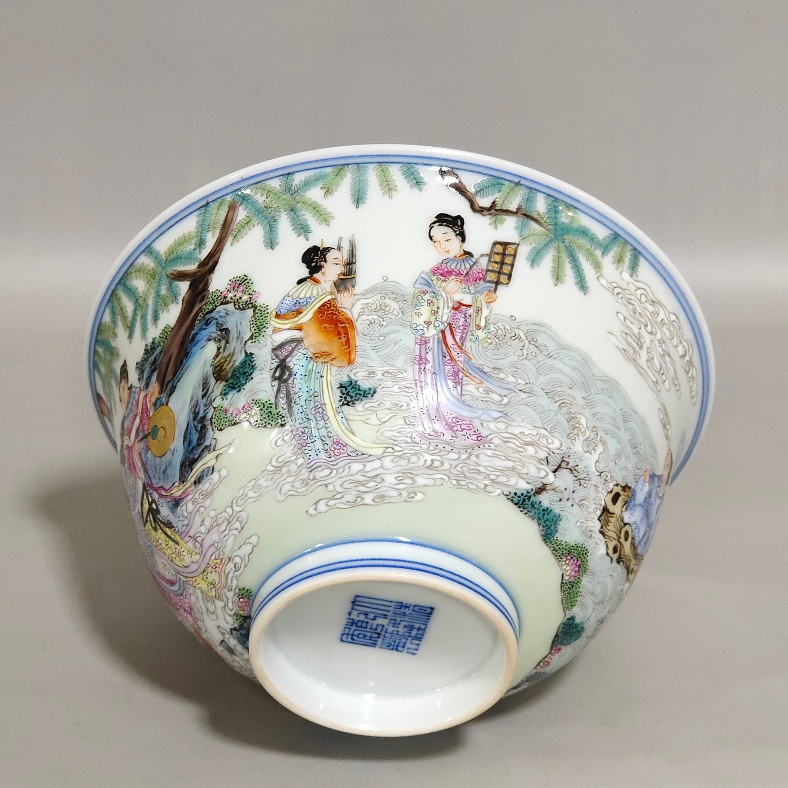 Qing Dynasty Qianlong figure seven fairies elegant bowl