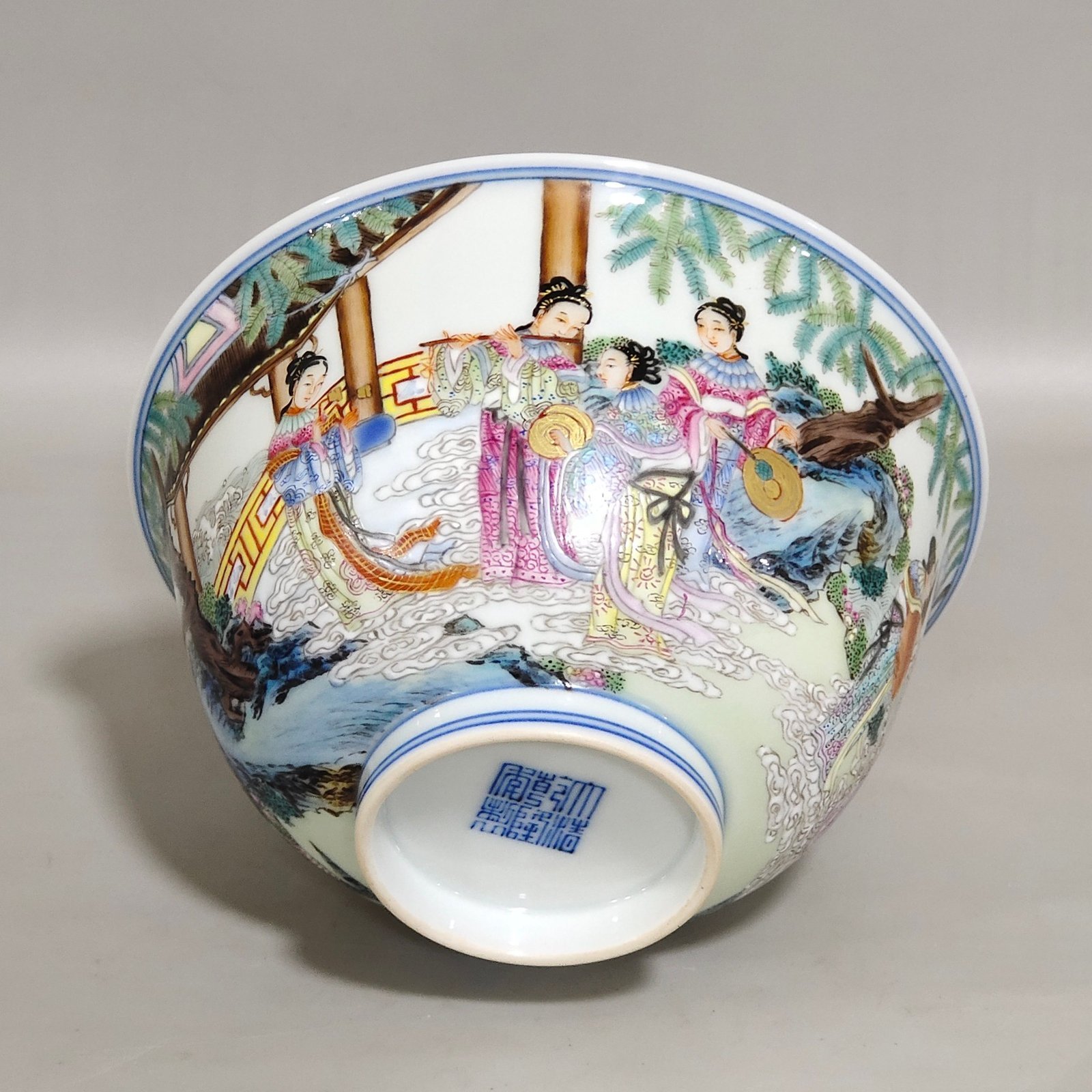 Qing Dynasty Qianlong figure seven fairies elegant bowl