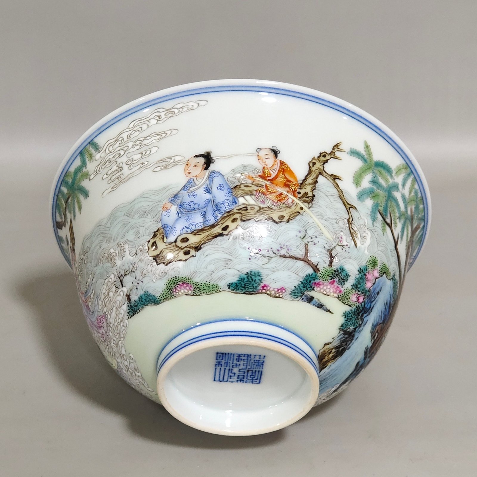 Qing Dynasty Qianlong figure seven fairies elegant bowl