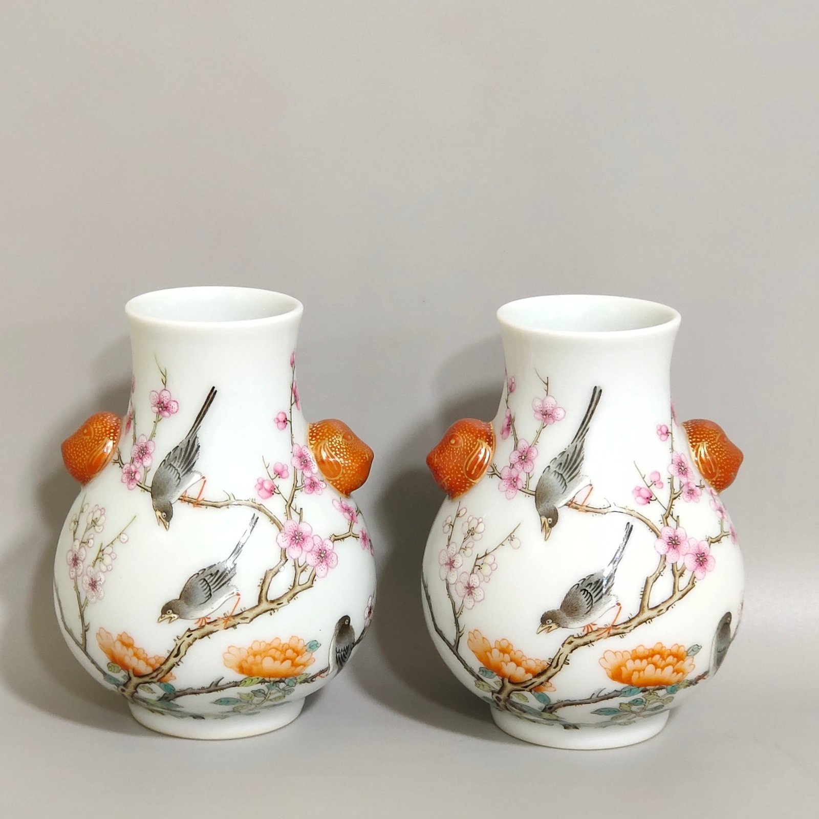 Qing Dynasty Qianlong Xi Shang Mei tip amphora