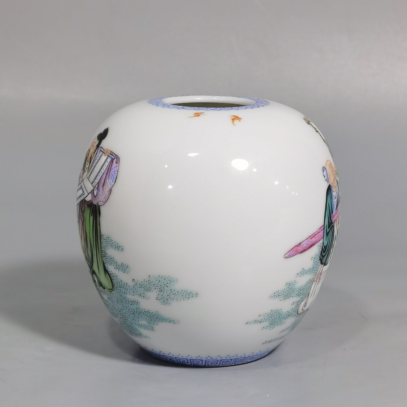 Qing Dynasty Qianlong the upper and lower sides are decorated with green materials and the water bowl