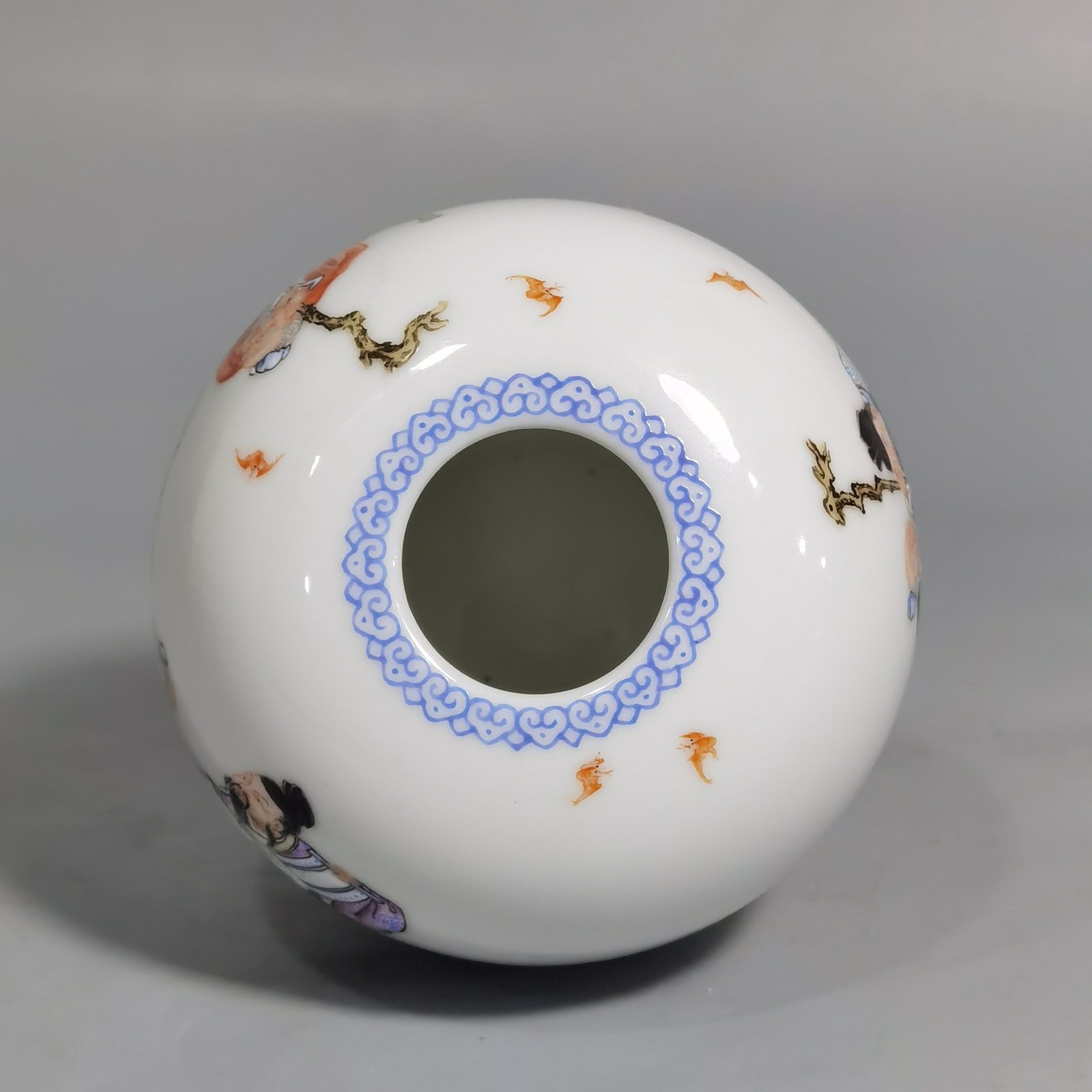 Qing Dynasty Qianlong the upper and lower sides are decorated with green materials and the water bowl