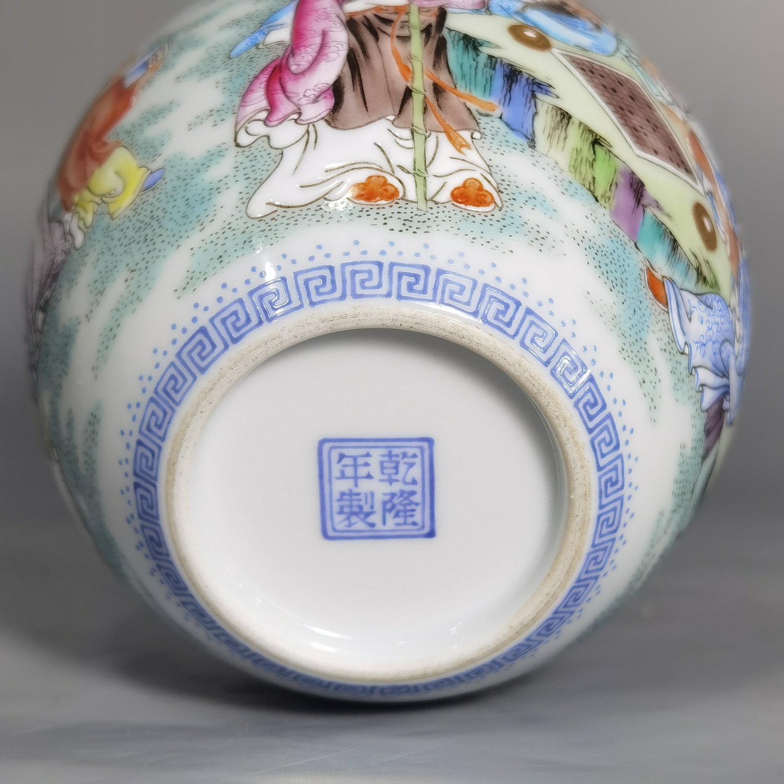 Qing Dynasty Qianlong the upper and lower sides are decorated with green materials and the water bowl