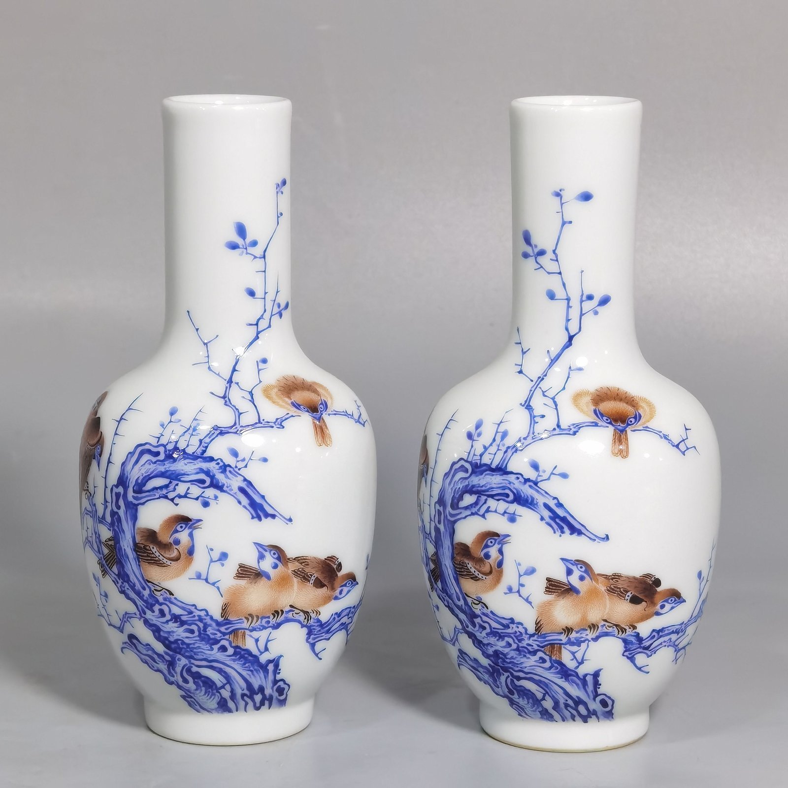 Qing Dynasty Qianlong year enamel vase with sparrow climbing branches