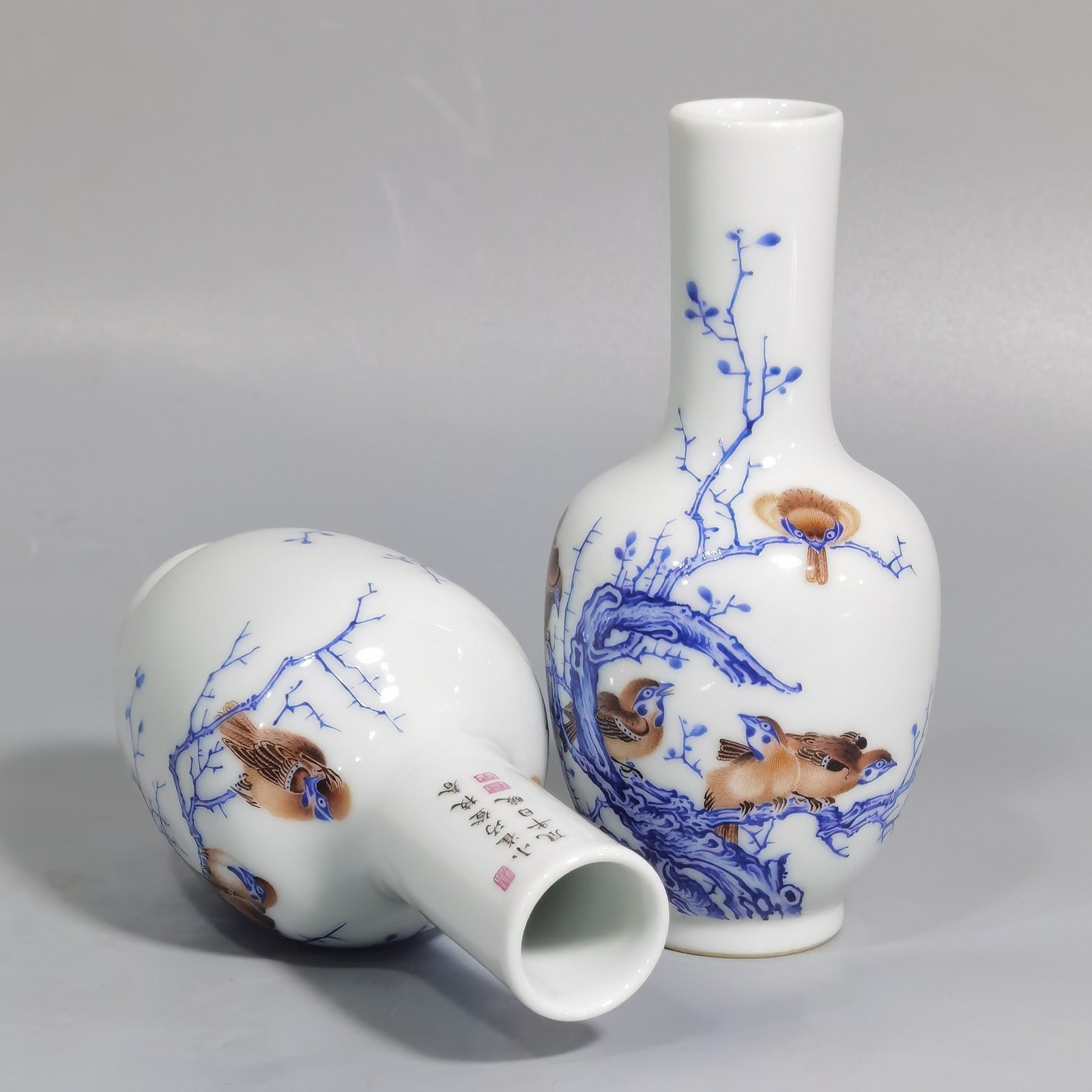 Qing Dynasty Qianlong year enamel vase with sparrow climbing branches