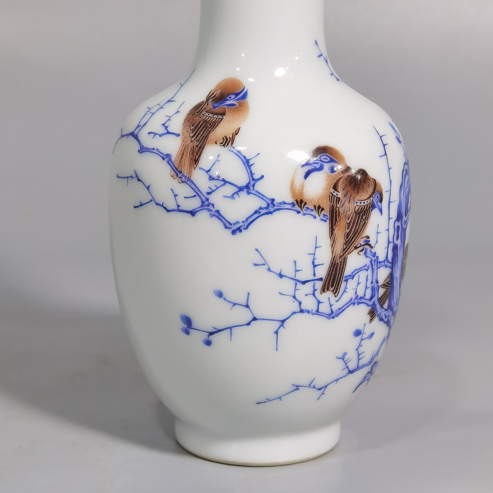 Qing Dynasty Qianlong year enamel vase with sparrow climbing branches