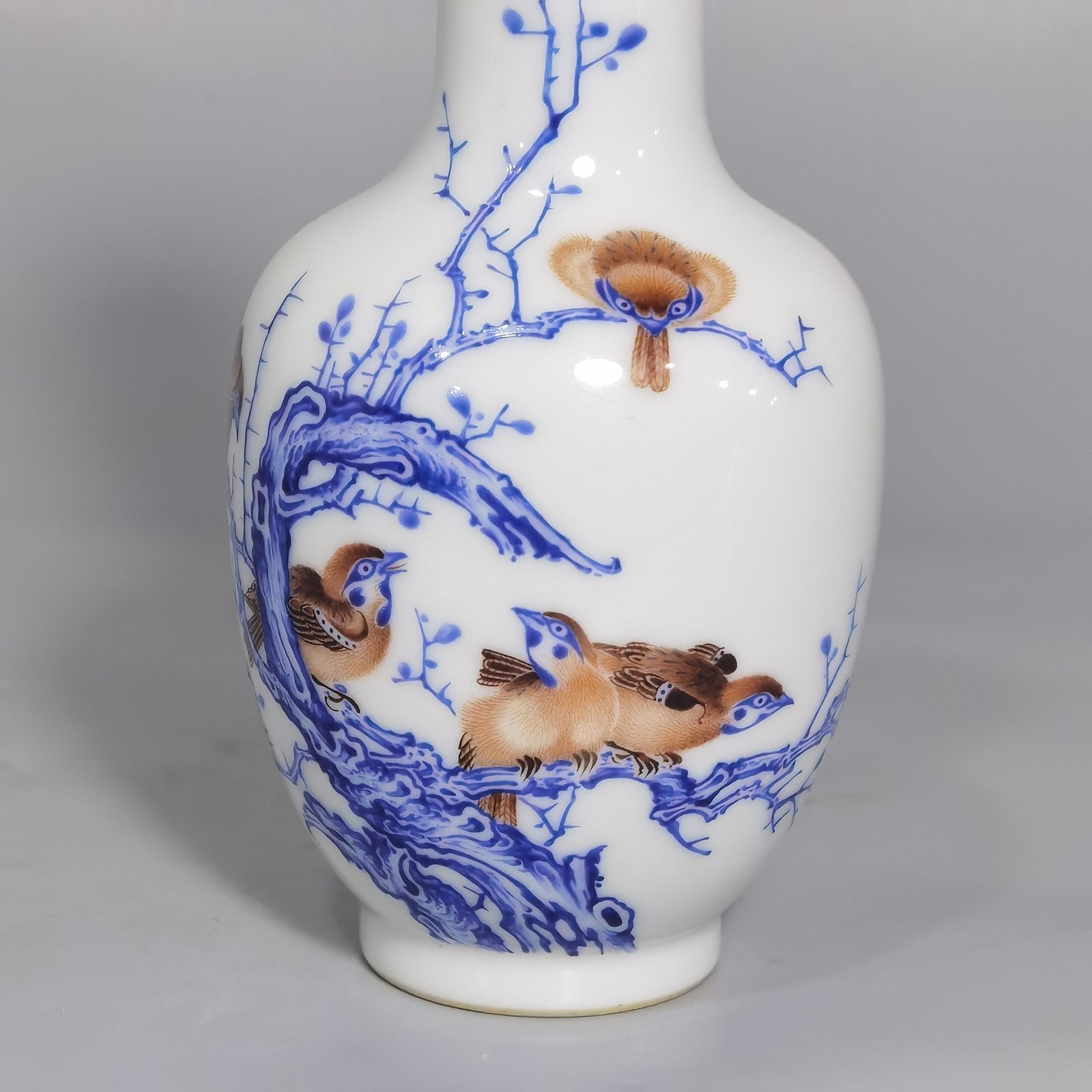 Qing Dynasty Qianlong year enamel vase with sparrow climbing branches