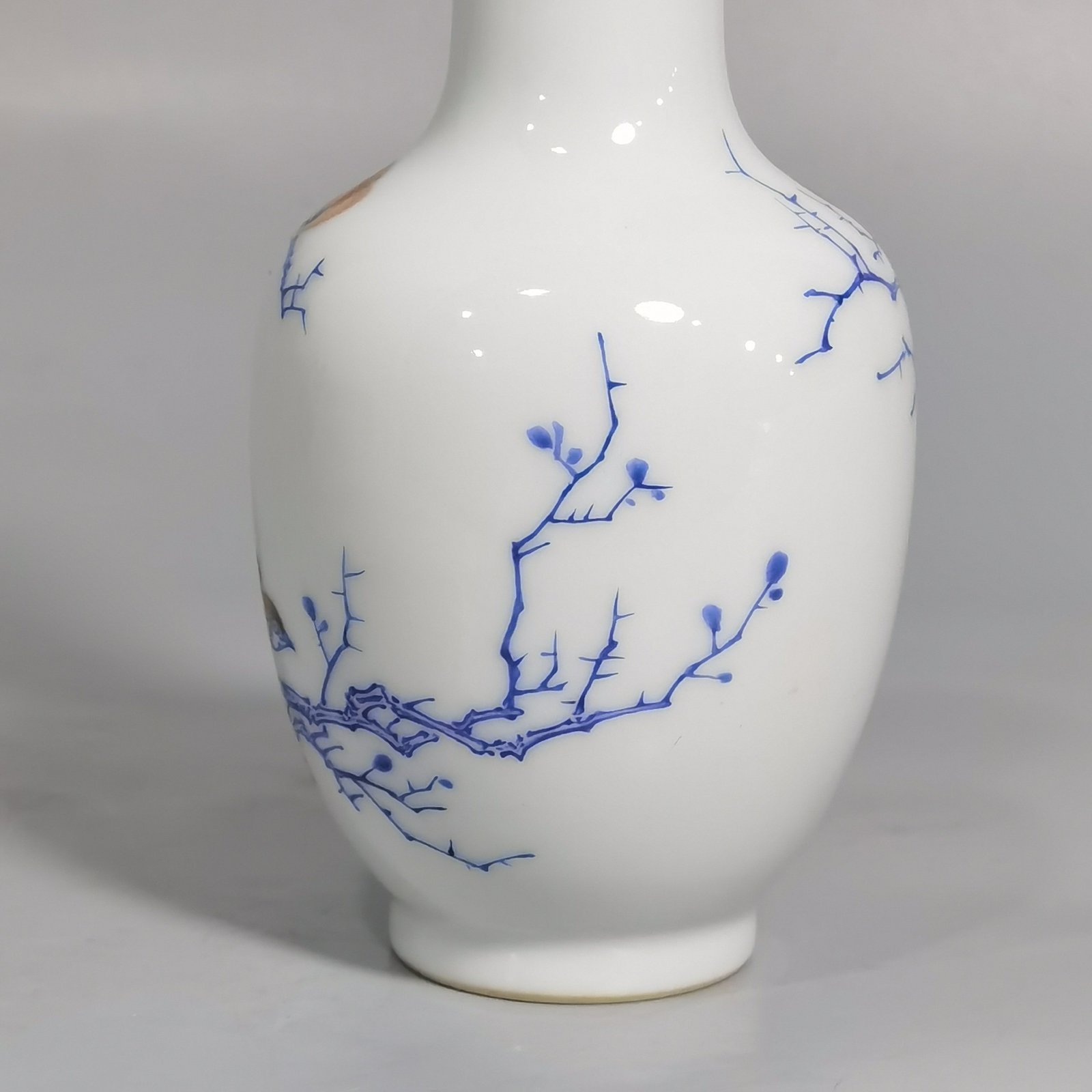Qing Dynasty Qianlong year enamel vase with sparrow climbing branches