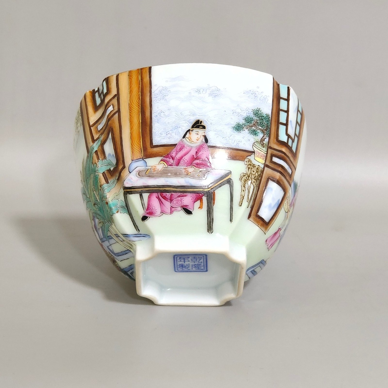Qing Dynasty Qianlong Year of the Story of the West Chamber Square Cup