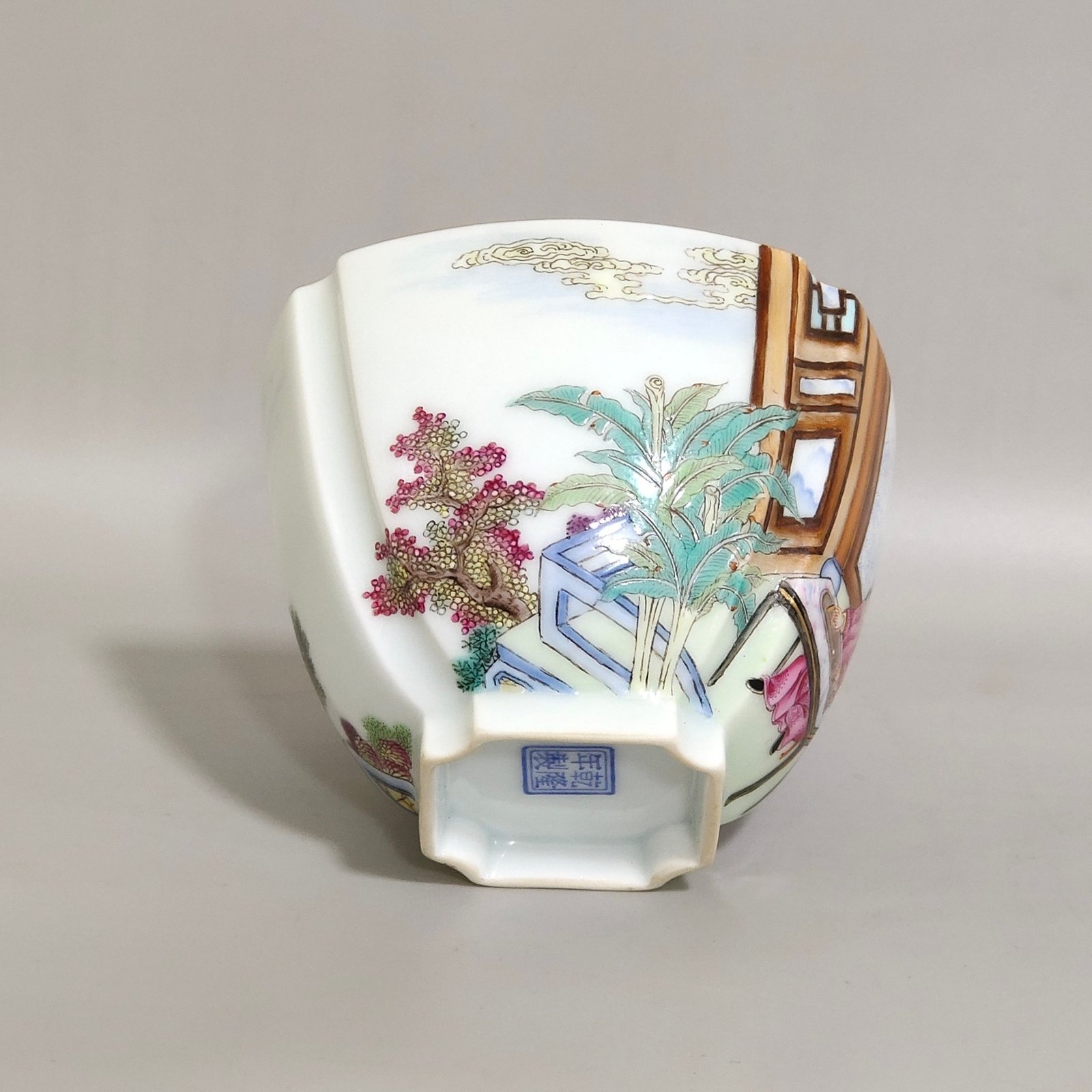 Qing Dynasty Qianlong Year of the Story of the West Chamber Square Cup