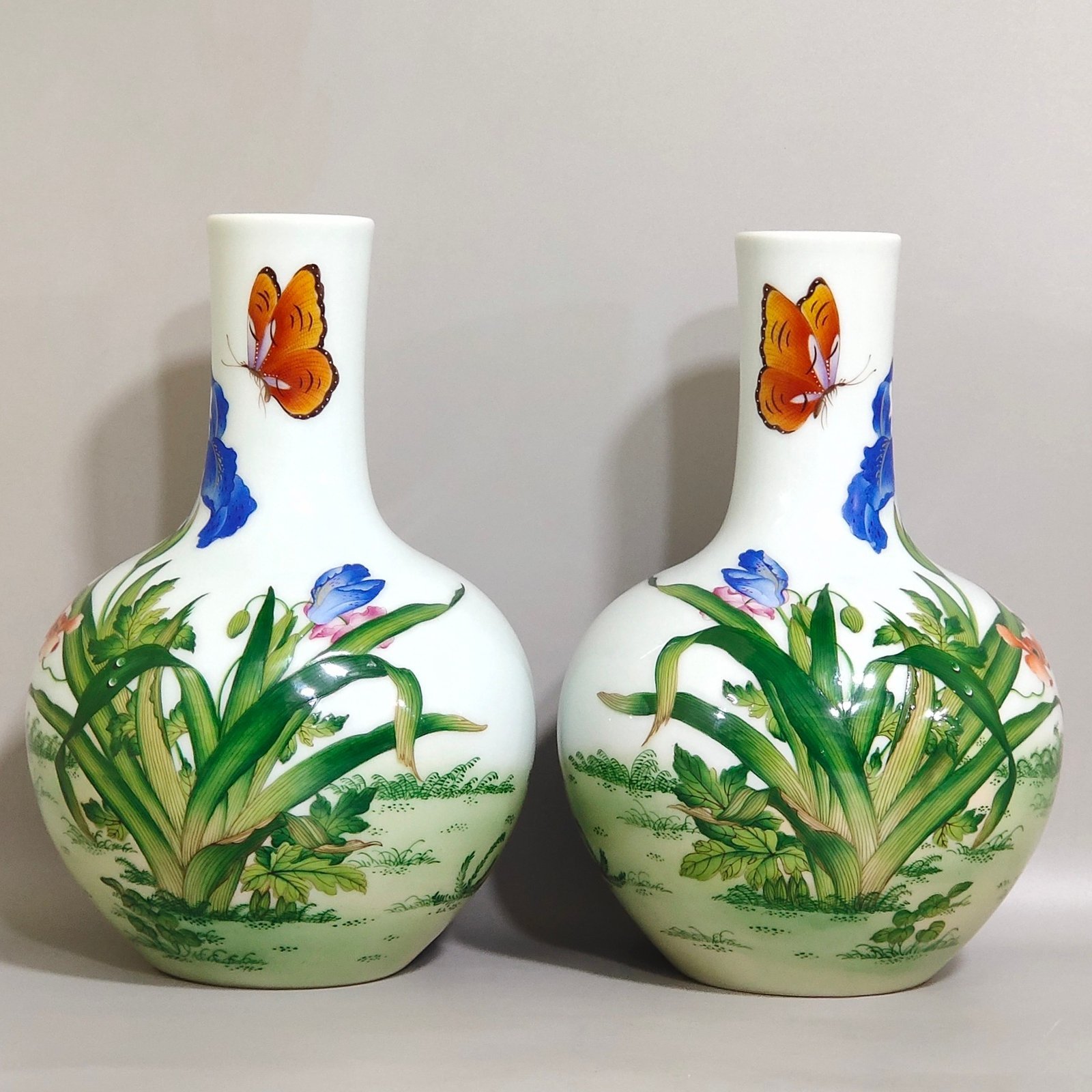 Qing Dynasty Qianlong enamel Lang Shining orchid poem celestial vase
