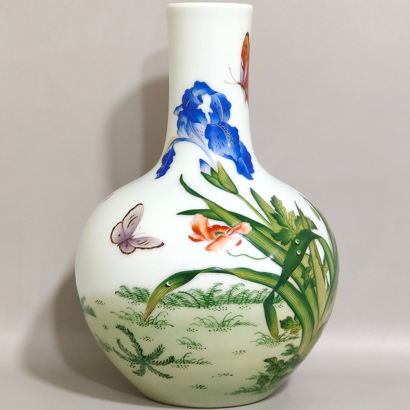 Qing Dynasty Qianlong enamel Lang Shining orchid poem celestial vase