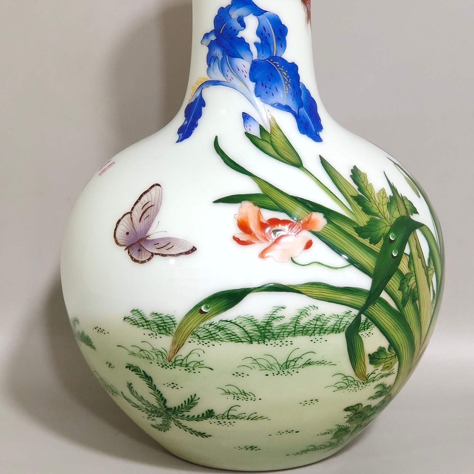 Qing Dynasty Qianlong enamel Lang Shining orchid poem celestial vase