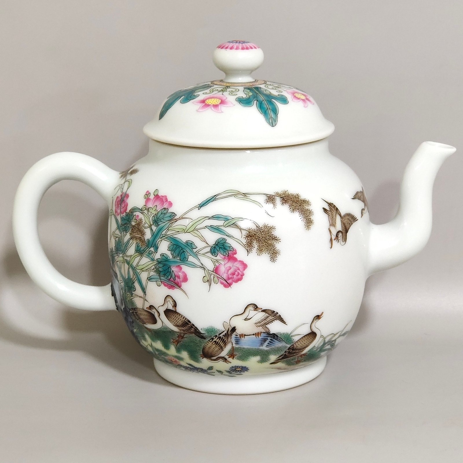 Qing Dynasty Qianlong enamel Feiming accommodation picture tea