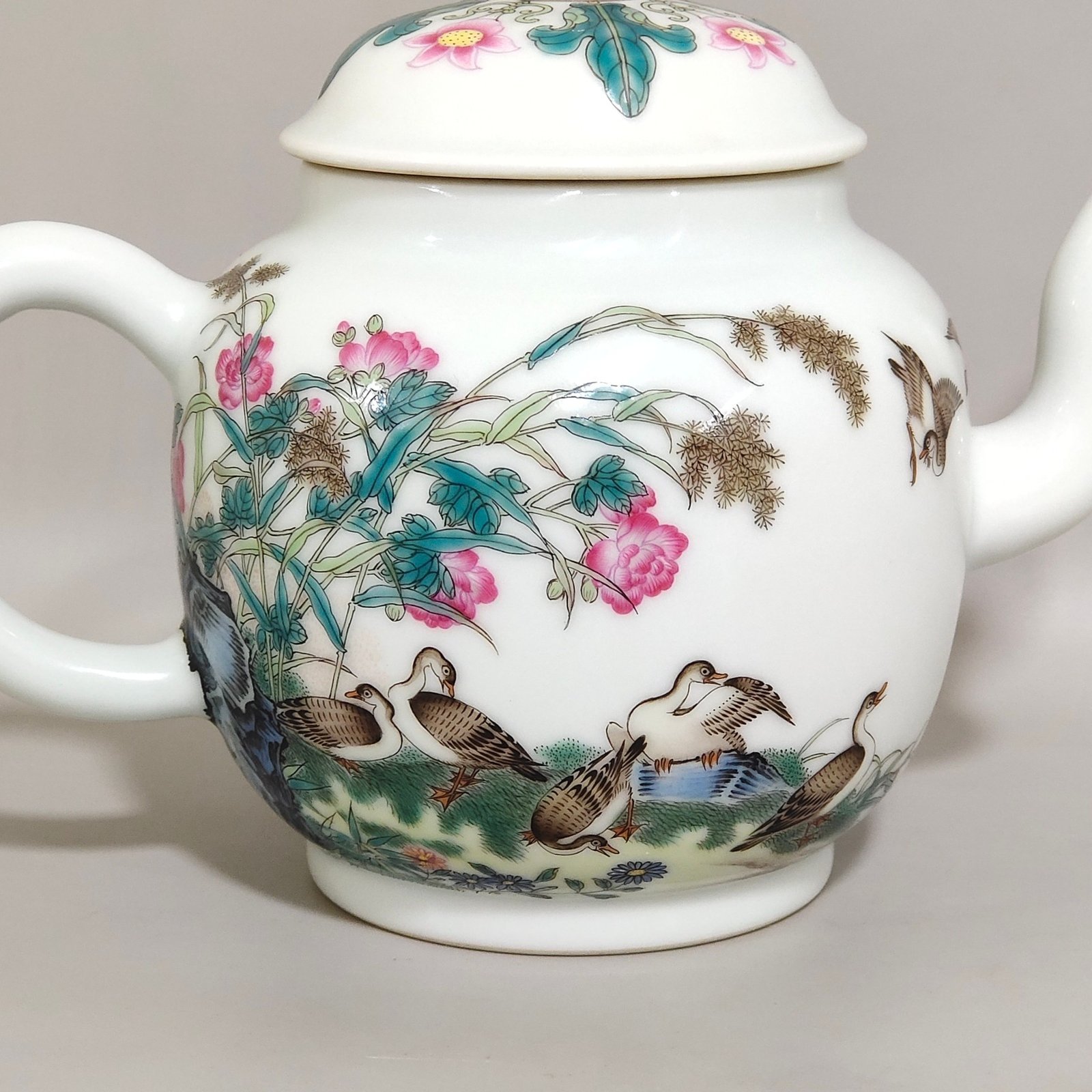 Qing Dynasty Qianlong enamel Feiming accommodation picture tea