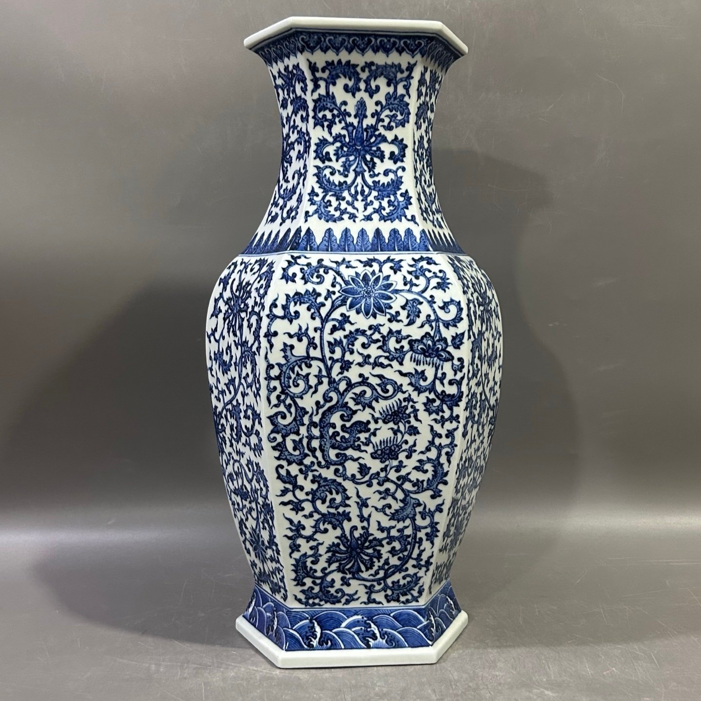 Qing Dynasty Qianlong blue and white lotus six-sided inlay Vase